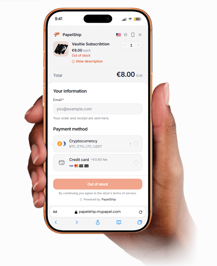 PapelShip-Checkout für das Vaultie-Abo auf einem Smartphone in der Hand, mit Krypto- und Kartenzahlung